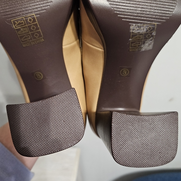 JOURNEE COLLECTION SIZE 8 EZZEY PUMP - Picture 11 of 12